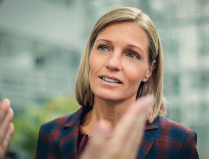 Geschäftskundin im Gespräch