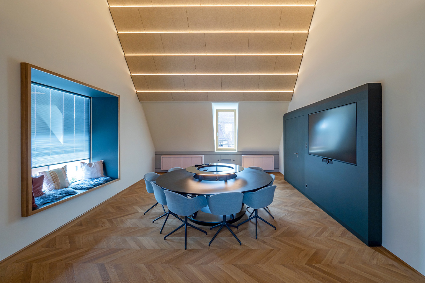 Moderner und wohlf&uuml;hlender Meetingraum