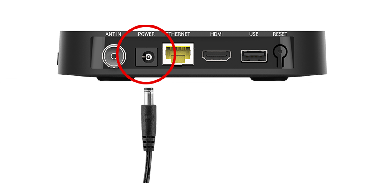 Anleitungsfoto: Netzstecker wird in die GigaTV Home gesteckt.