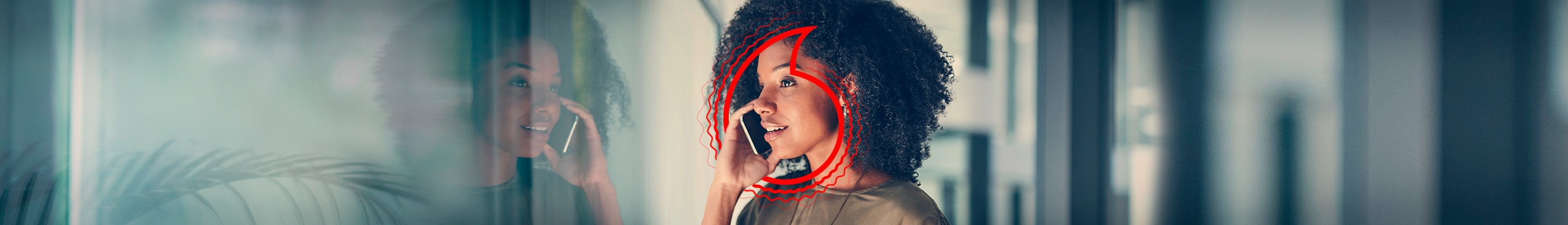 Junge Dame mit Smartphone