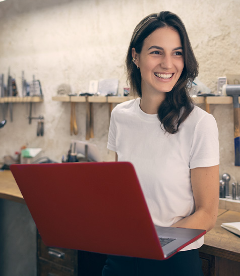 Kundin nutzt Microsoft 365-Produkte