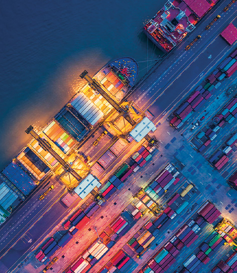 Luftaufnahme eines Containerhafens