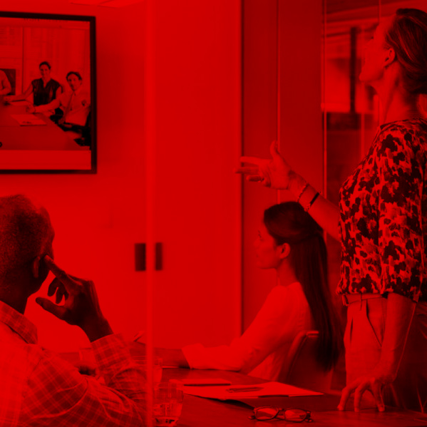 Webkonferenz im Meetingraum