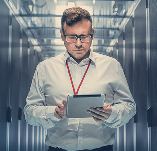 Computer-Experte nutzt MED