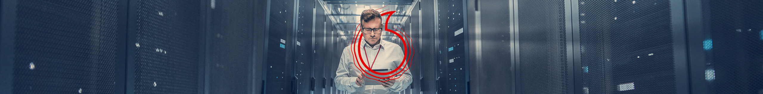 Gesch&auml;ftsmann arbeitet mit Microsoft Azure