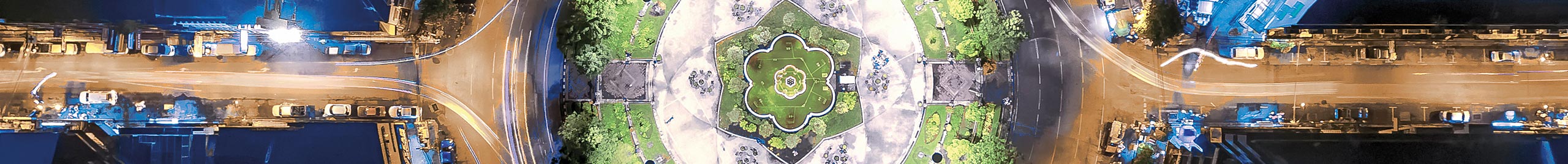 Luftaufnahme Stra&szlig;e IoT in der Stadt