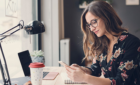 Gesch&auml;ftskundin nutzt Microsoft Azure