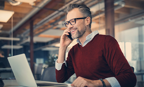 Gesch&auml;ftsmann nutzt One Net Manager