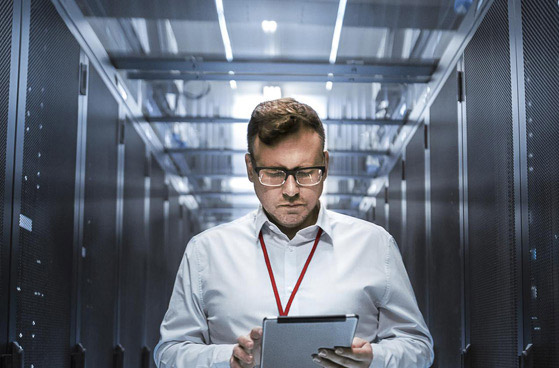 Futuristisch anmutender Kreisverkehr von oben