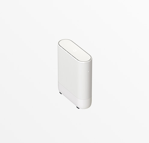 Produktfoto: Ultra Hub 7 Kabel. Aufrecht stehender Router, leicht nach rechts gedreht, in wei&szlig;.