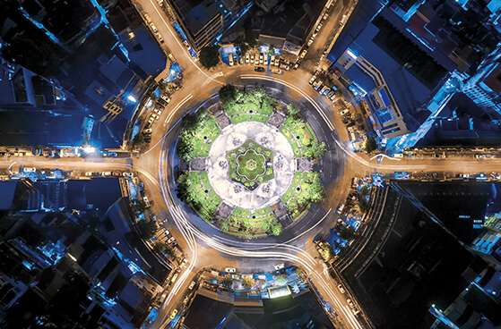 Futuristisch anmutender Kreisverkehr von oben