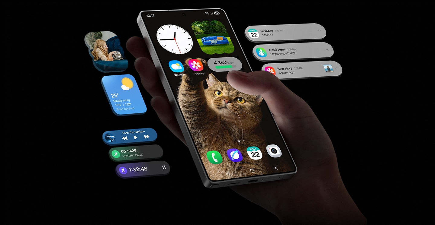 Ein Galaxy S25 Ultra ist mit verschiedenen Widgets auf dem Hauptdisplay zu sehen. Das Ger�t wird von anderen Widgets und Benachrichtigungen umgeben. Auf der linken Seite befinden sich das Galerie-Widget, das Wetter-Widget und die Now Bar-Benachrichtigungen f�r Musik, Sport und den Timer. Auf der rechten Seite sind die Benachrichtigungen zu sehen.